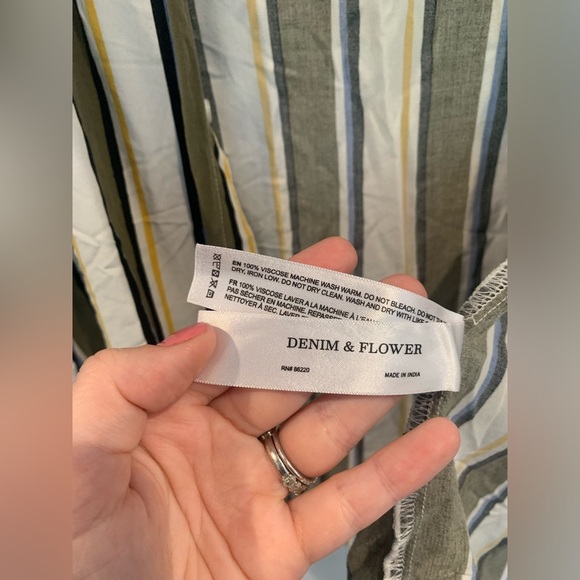 EUC DENIM & FLOWER STRIPED BUTTON DOWN - Picture 4 of 4